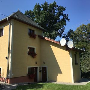 Hotel Penzión Pri Kaštieli Záturčie Martin Exterior photo