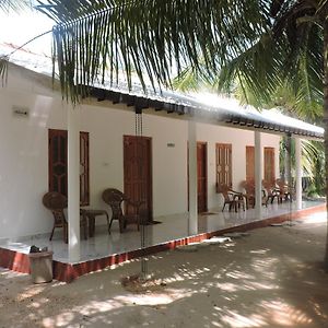Gopalapuram Guest House Nilaveli Exterior photo