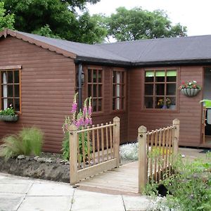 The Garden Lodge Llynclys Exterior photo
