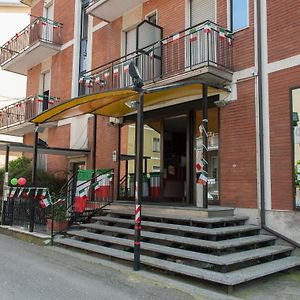 Vip Hotel Plasencia Exterior photo