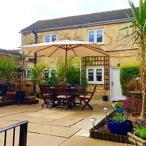Troy House Bed and Breakfast Painswick Exterior photo