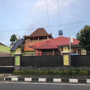 Jogja Classic Homestay Syariah Yogyakarta Exterior photo