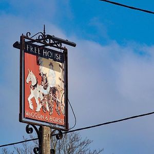 Hotel The Waggon And Horses Great Yeldham Exterior photo