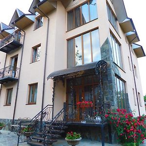 Glanz Bed and Breakfast Yaremche Exterior photo