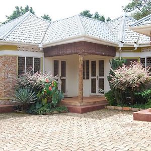 Prestige Resort Cottages Entebbe Exterior photo