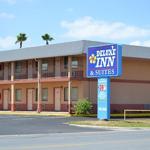Deluxe Inn And Suites Weslaco Exterior photo
