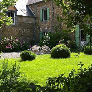 Chambre D'Hotes De Pirieuc Bed and Breakfast Meillac Exterior photo