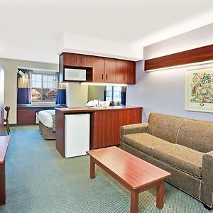 Microtel Inn & Suites By Wyndham Roseville/Detroi Detroit Exterior photo