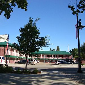 Beach Front Resort Sylvan Lake Exterior photo