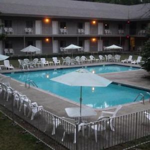 The Stone Gate Resort Lake George Exterior photo