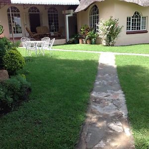 Lynns Guest House Bulawayo Exterior photo