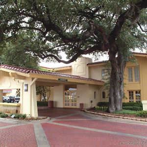 La Quinta Inn Waco University Exterior photo