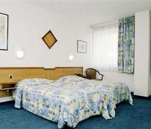 Hotel Saint Andre Ferney-Voltaire Room photo