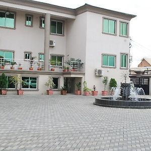Governor'S Apartments Bale Akiosi Exterior photo