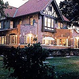 The Mansion Bed And Breakfast West Dundee Exterior photo