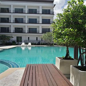Southgate Residence Hotel - Sha Certified Chumphon Exterior photo
