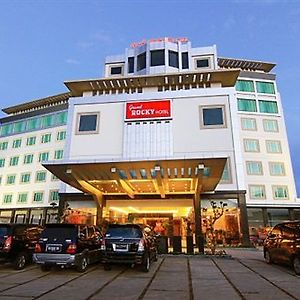 Grand Rocky Hotel Bukittinggi Exterior photo
