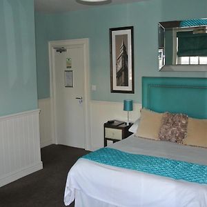 Hotel The Blue Boar Theydon Bois Room photo