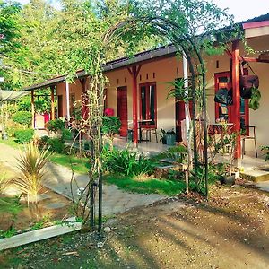 Guesthouse Rumah Kayuku Bukittinggi Exterior photo