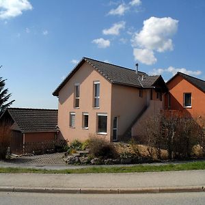 Appartment Aux Lilas Les Geneveys-sur-Coffrane Exterior photo