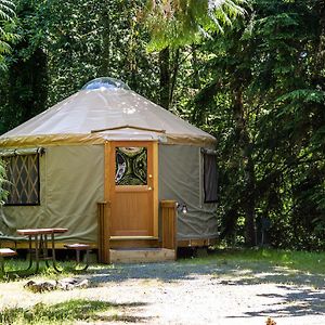 Mount Vernon Camping Resort 16 Ft. Yurt 6 Bow Exterior photo