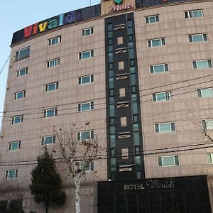 Vivaldi Motel Chuncheon Exterior photo