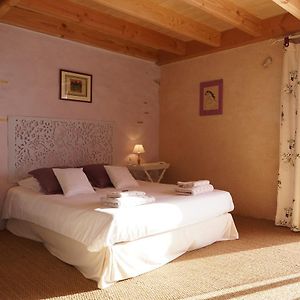 Bout De Cote Bed and Breakfast Lacam-dʼOurcet Room photo