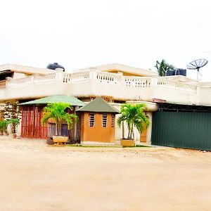 Résidences La Fourmi Lomé Exterior photo
