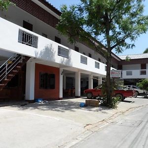 Baan Nukanong Pensión Chiang Rai Exterior photo