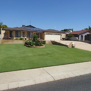 Jennys Retreat Bed and Breakfast Perth Exterior photo