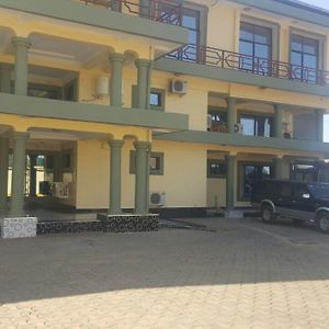 The Prince Charles Hotel Lilayi Exterior photo