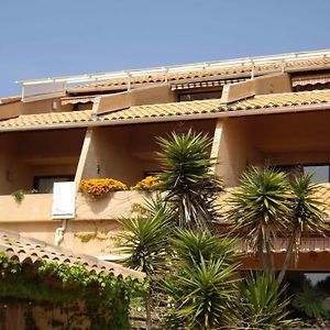 Hôtel Les Palmiers Bormes-les-Mimosas Exterior photo