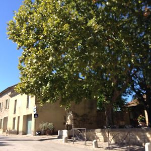 Café de l'univers Bed and Breakfast Arpaillargues-et-Aureillac Exterior photo