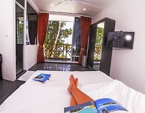 Hotel Seven Corals Maafushi Exterior photo