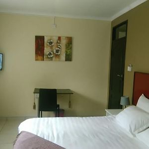 Ezzela House Bed & Breakfast Gaborone Exterior photo