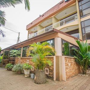 Crystal Suites & Apartments Kampala Exterior photo
