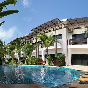 Oasis Garden&Pool Villa at VIP Resort Ban Phe Exterior photo
