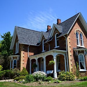 The Iron Kettle Bed And Breakfast Comber Exterior photo