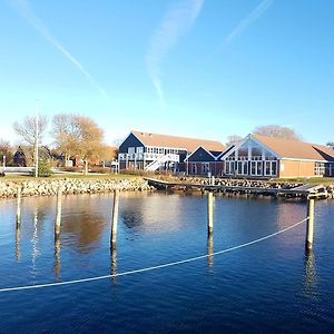 Klintholm Marina Park Cabins Borre Exterior photo