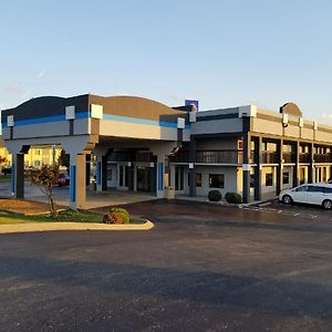Gateway Inn y Suites Clarksville Exterior photo
