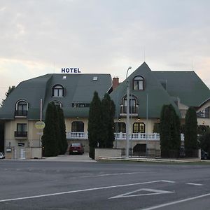 Hotel Holdfény Kapolnasnyek Exterior photo