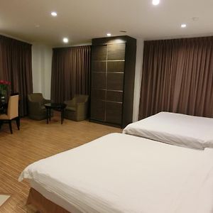 Stay Inn Hotel Simpang Renggam Room photo