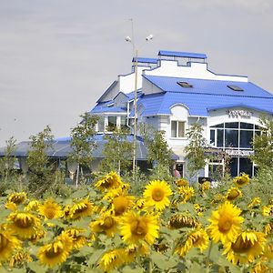 Hotel Vivat Provincia Takhtaulove Exterior photo