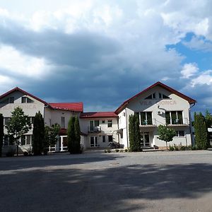 Hotel Pensiunea Cionca Str 1 Decembrie 1918 Nr 466 Gilău Exterior photo