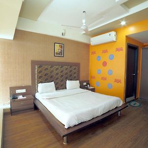 Hotel Avion Inn Ahmedabad Exterior photo