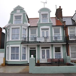 Victoria Villa Guesthouse Clacton-on-Sea Exterior photo