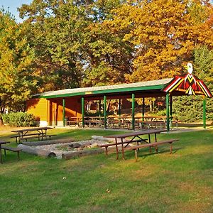 Arrowhead Resort Campground Plainville Exterior photo