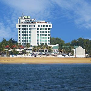 The Quilon Beach Hotel&centro de convenciones Kollam Exterior photo