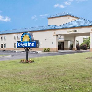 Days Inn By Wyndham Selma Exterior photo