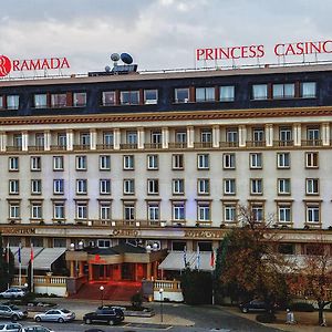 Hotel Ramada Plovdiv Trimontium Exterior photo